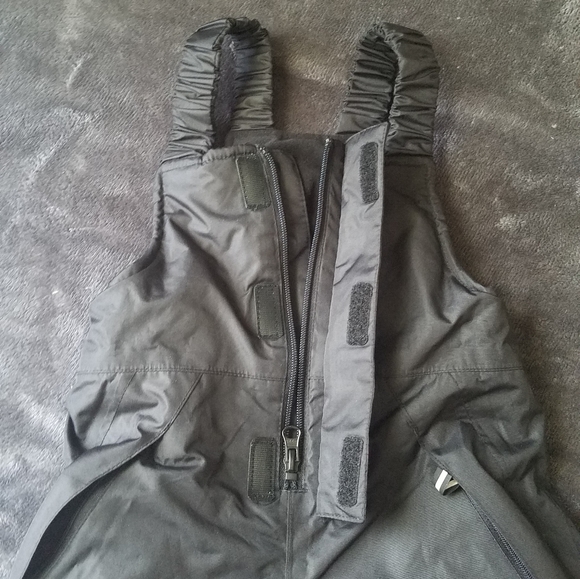 2-4 yr olds snow coveralls - Picture 2 of 5